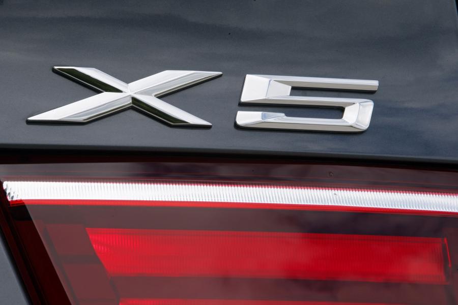  BMW X5 Individual 2011 года  (фото 2 из 19)